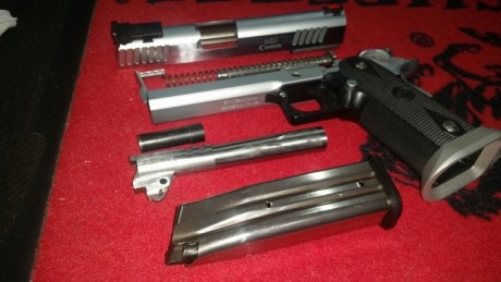 Hola compañeros, un amigo me ha pedido que ponga a la venta esta preciosidad, por que no la usa y la tiene 62