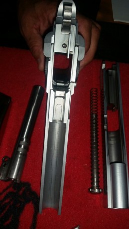 Hola compañeros, un amigo me ha pedido que ponga a la venta esta preciosidad, por que no la usa y la tiene 60