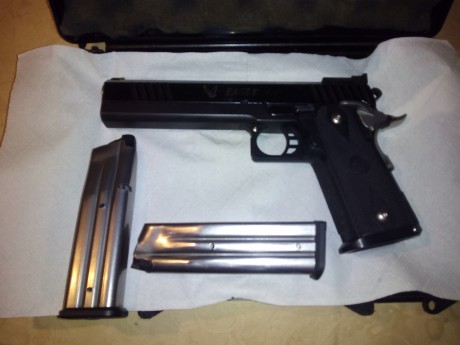 Se vende pistola de precisión STI EAGLE 6.0, Calibre 9mm. En perfecto estado. Se entrega con 2 cargadores. 02