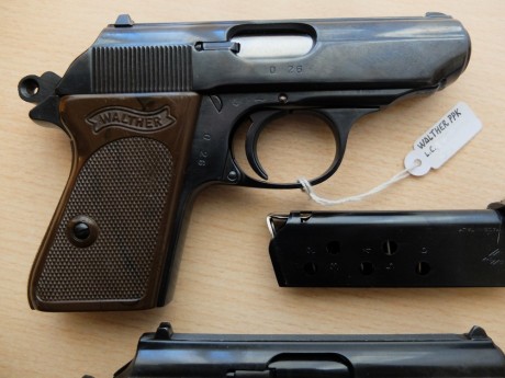 Pues en realidad me quedé sorprendido cuando vi ésta última.
Una pistola bien construida, con partes de 01