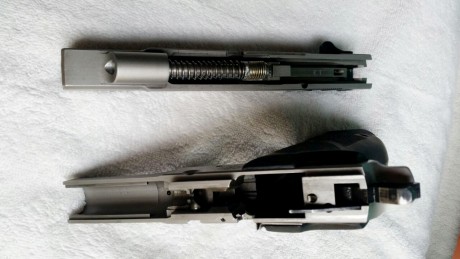 Hola un amigo me ha pedido que le ponga este anuncio de venta de sus armas por no manejarse con internet, 02