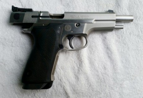 Hola un amigo me ha pedido que le ponga este anuncio de venta de sus armas por no manejarse con internet, 10