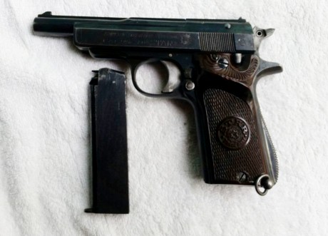 Hola un amigo me ha pedido que le ponga este anuncio de venta de sus armas por no manejarse con internet, 20