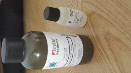 Buenas.

Vendo dos botes de pintura Duracoat con su correspondiente endurecedor.

Los botes son de 8oz 01