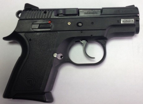 Pues eso, que vendo una pistola CZ Rami con armazón de Polimero y del. Cal. 9Pb.
La pistola siempre ha 01