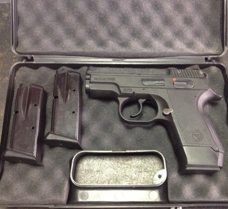 Pues eso, que vendo una pistola CZ Rami con armazón de Polimero y del. Cal. 9Pb.
La pistola siempre ha 00