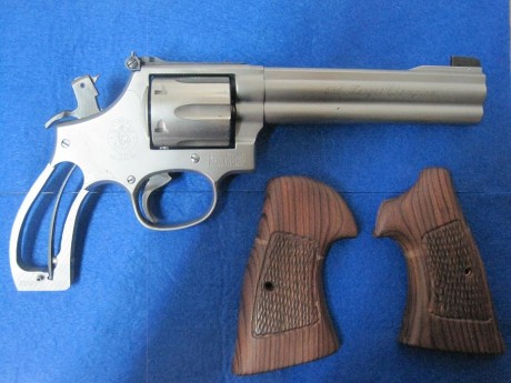 Vedo mi tercer arma por este "cojonudo" foro
Pues eso; que vuelvo a pensar en vender-comprar 150