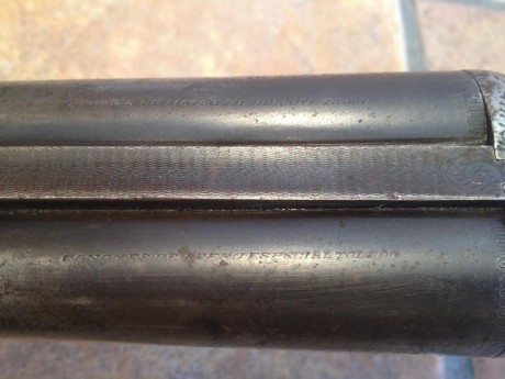VENDO Escopeta paralela AMADEO MENDICUTE del calibre 12. En uno de los cañones se puede leer Fabrica de 12