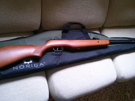  A pedido de un amigo, pongo a la venta esta Carabina con poco uso- comprada en enero del 2014 - Marca 00