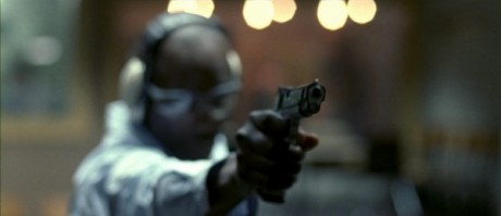 Compañeros,

En vista de las ganas de algunos (Elcafe, Wilcow, Vrakk, etc) por adivinar armas de películas 80