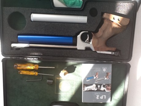 Vendo esta Steyr LP2, la tengo parada y vamos a por otros juguetitos. 
Va con sus herramientas, un contrapeso 01