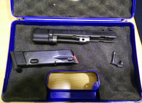 Vendo kit de conversion del 22 para pistolas CZ 75B, Ideal 3º Categoria, con alza micrométrica regulable. 00