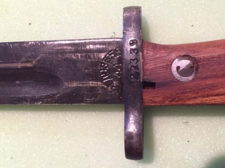 Vendo bayoneta Yugoslava para fusil tipo KAR98 con Tahaliz (el Tahaliz no es original), buen estado de 01