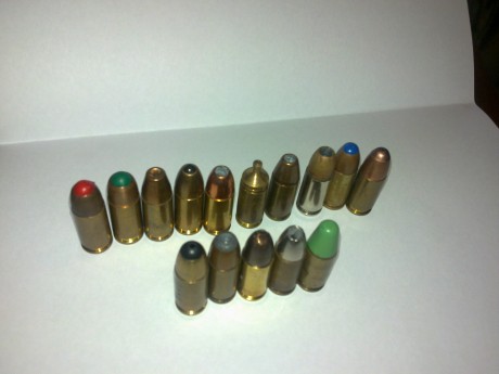 El 9mm tiene sus virtudes (y defectos claro) pero la imposibilidad de usar puntas como dios manda para 10