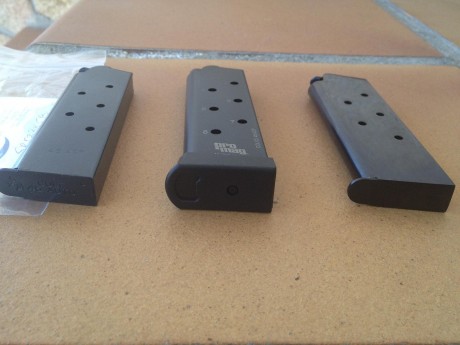 Vendo 1 cargador del 45 ACP para Colt 1911 Government.

ORIGINAL de la marca Colt (ref. SP53355B), nuevo 01