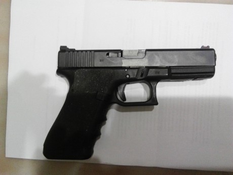 Vendo Glock 17 generación 3 muy bien cuidada y con pocos disparos. Miras warren sevigni, kit muelles competición 02