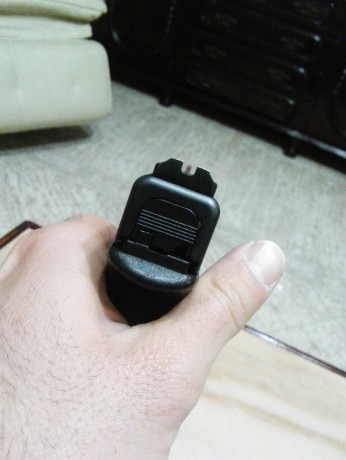 Vendo Glock 17 generación 3 muy bien cuidada y con pocos disparos. Miras warren sevigni, kit muelles competición 00