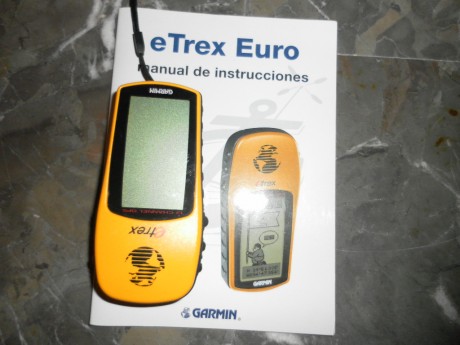 vendo gps garmint etrex . en perfecto estado estetico como de uso. funciona con pilas.el precio 50€. se 00