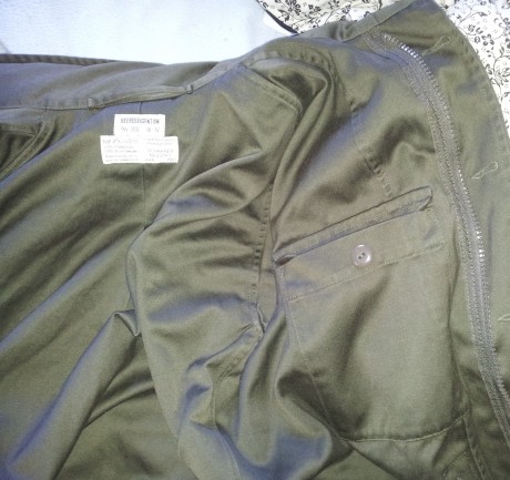 Vendo chaqueta del ejercito Austriaco, esta usada pero en magnifico estado , no presenta roturas y el 00