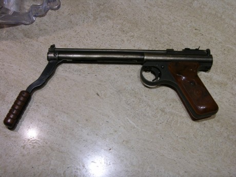 Pongo a la Venta otra de las armas de mi colección por 260 euros; concretamente, de Aire. La Benjamin 00