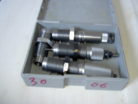 RCBS 30 06     35e vendidos
Lyman 44 40   35e vendidos
Lee 7,62x54   30e
Todos con portes.
En Madrid menos 01