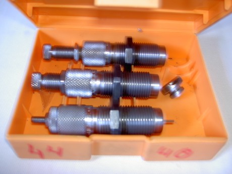 RCBS 30 06     35e vendidos
Lyman 44 40   35e vendidos
Lee 7,62x54   30e
Todos con portes.
En Madrid menos 00
