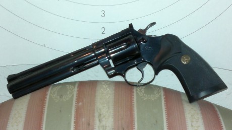 Vendo Colt Diamondback en calibre 22 de 6 en perfecto estado tiene una gran precision lo vendo por exceso 00