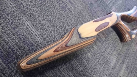 Hola a todos,

Pongo a la venta esta culata tipo Thumbhole de madera laminada fabricada por BOYDS en USA 00