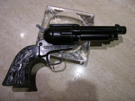 REVÓLVER Colt 1873 Single Action Army -CROSMAN SA6- "EL DESEADO" cañon 4 3/4"; 364 Fps

PIEZA 01