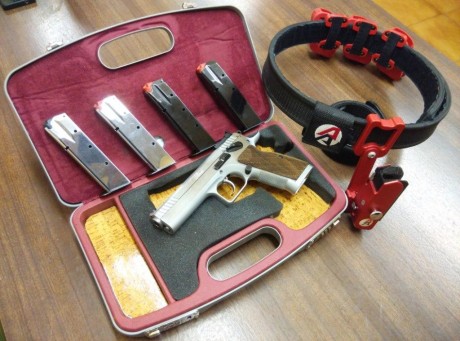 Vendo  TANFOGLIO STOCK II y EQUIPO DE COMPETICIÓN IPSC  compuesto por:     VENDIDA...   

** Funda de 00