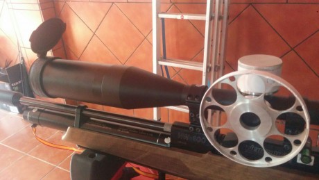 Totalmente nuevo sin llegar a montarlo 
Es de un amigo que no se defiende por 
estos lares.Interesados 32