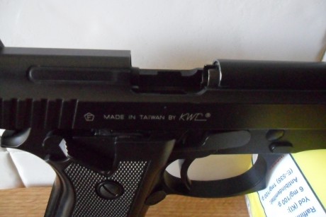 Hola, vendo esta pistola marca KWC, modelo KMB-15AXKS, con blowback (CO2), en muy buen estado, funcionando 01