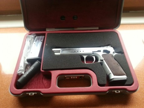 Hola a todos un amigo vende una Tanfoglio P19 Gold Match en calibre 9 mm.pb.,la tiene impecable habrá 01
