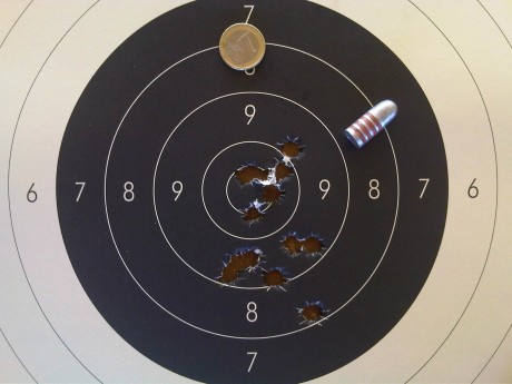 Estimados colegas, 

me han ofrecido un rifle AMR Rigby Creedmoor Match a un precio razonable pero el 40