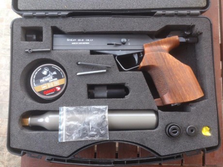 Se vende pistola CO2 de 5 disparos DRULOV DU-10. Funciona perfectamente, tiene maletin y todos sus accesorios.
Precio 02