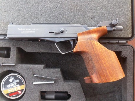 Se vende pistola CO2 de 5 disparos DRULOV DU-10. Funciona perfectamente, tiene maletin y todos sus accesorios.
Precio 01