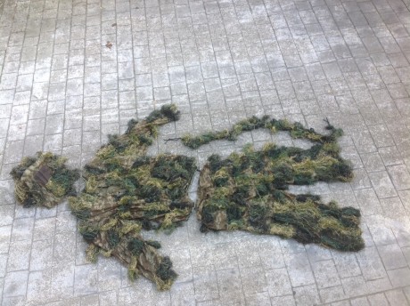 Pongo a la venta este excelente traje de camuflaje tipo "Ghillie"( con flecos), que proporciona 01