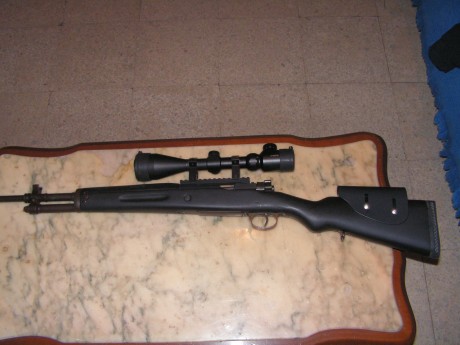 Hola señores, se vende un FR8 customizado, las maderas de le han pintado en negro mate, cantonera de goma, 12
