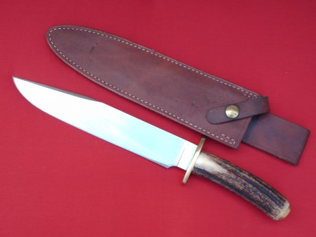 A interés del compañero   INOOK  , y como pequeña muestra de como era un  COLD STEEL TRAILMASTER STAG 00