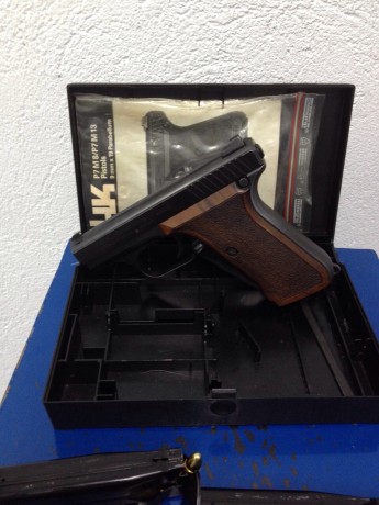 -Vendo pistola Hk p7 m13 con cachas Nill por 1250 Euros con portes.
-Glock 17 con corredera completa del 01