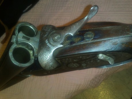 Buenas , vendo una escopeta paralela marca LIG ,guiada en E , calibre 12/70, expulsora , pletina larga 12