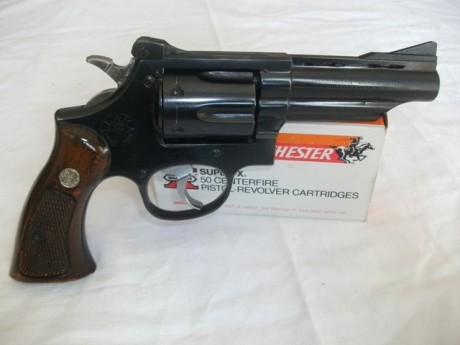 Vendo revolver LLAMA COMANCHE III Cal. 357 Mag. 
Está nuevo, casi sin uso.  250€
Un saludo. 01