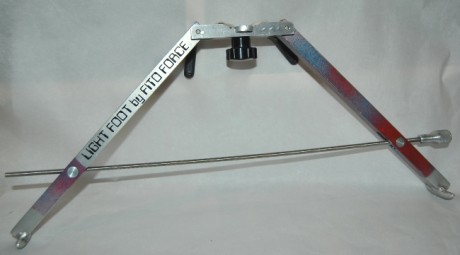 Vendo bipode Fito. Es de sobra conocido.

Precio: 90 Euros con envio incluido en peninsula.

Un saludo
Fernando 00