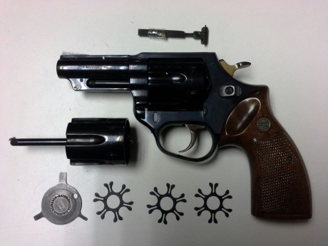 Buenas, 

Vendo este revolver Astra Police de 3 pulgadas, calibre 357 magnum,  que como sabeís tambien 00