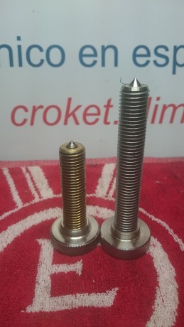 En algunos campos de tiro, en la practica de la F-Class; nos encontramos que los tornillos que acompañan 00