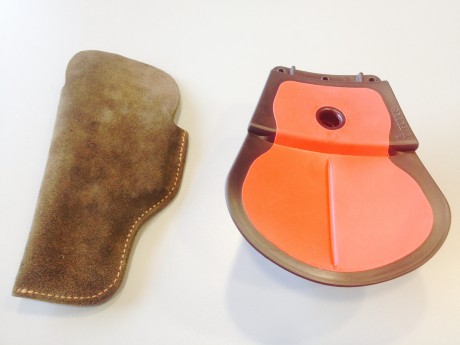 Vendo estas dos fundas para Glock 26.

Rigida (Exterior) marca FOBUS: 25.-€---SIN USO, solo probada.
Flexible 11