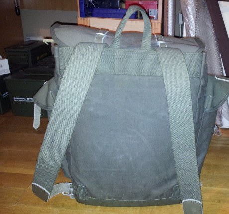 Vendo esta mochila de montaña del ejercito aleman, es la original nada de imitacion chinorri ni marca 21