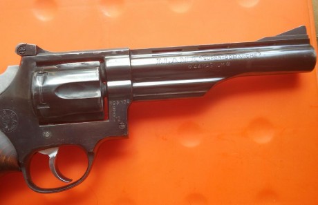 Vendo revolver llama del calibre 44 magnum. Esta en perfecto estado. Seria de seis pulgadas. Esta guiado 00