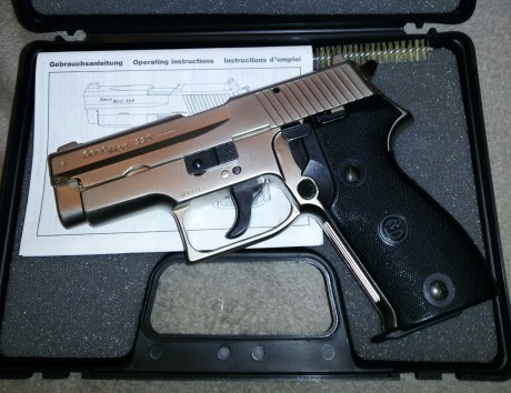   Hola chicos.

Pongo a la venta esta preciosa pistola detonadora/fogueo alemana clásica, modelo descatalogado 80