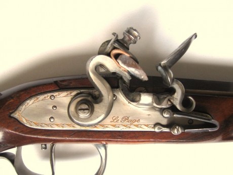 Vendo pistola LePage de chispa de Pedersoli.

Calibre 45 liso. Buen estado general. Perfecta para Cominazzo.
Se 10